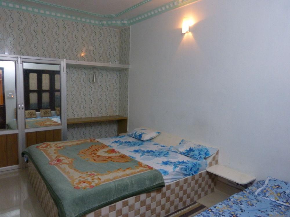 Shiv Shakti Hostel Rishikesh Exterior photo